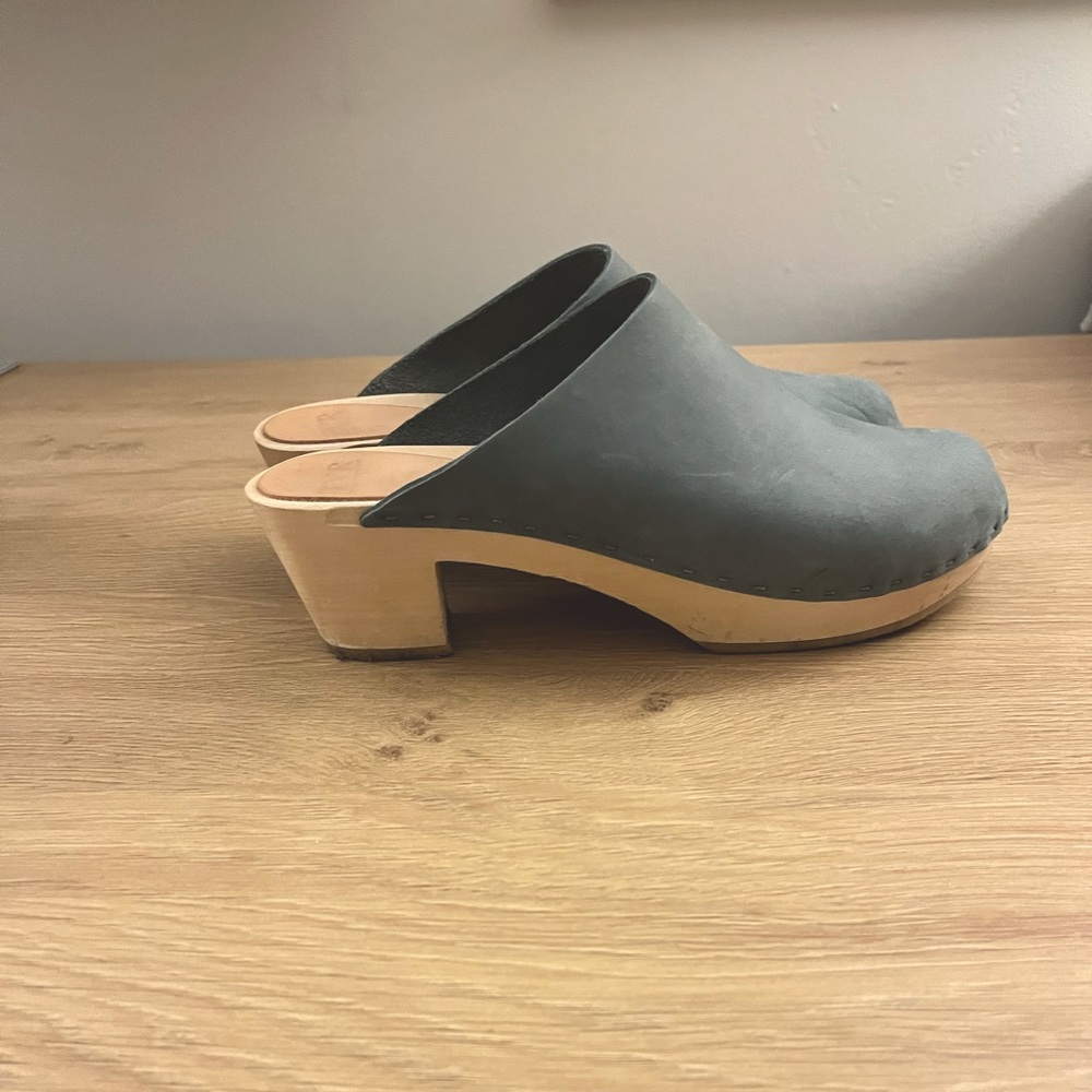 Bryr Clogs Clementine Mid-Heel size 9 in agave